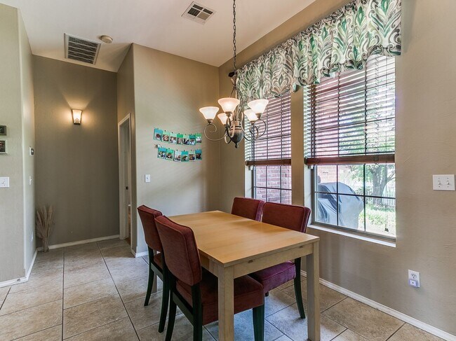 Building Photo - Large 4-Bedroom Home in Edmond Schools