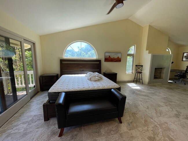 Building Photo - Spacious 4-Bedroom Retreat in Haiku with S...
