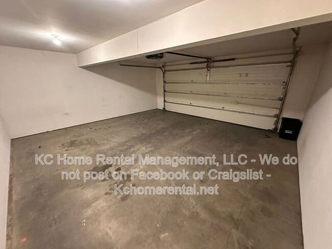 Building Photo - 8710 N Cleveland Ave