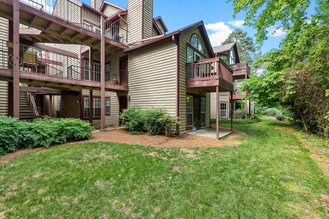 Building Photo - Terrace level condo in great Johns Creek location!