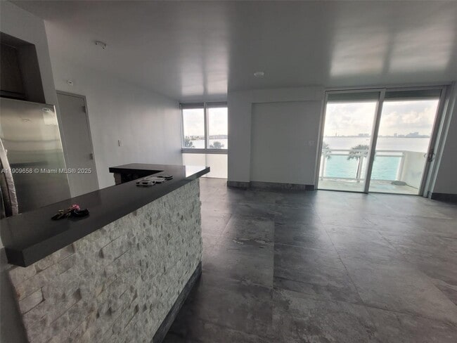 Building Photo - 3301 NE 5th Ave