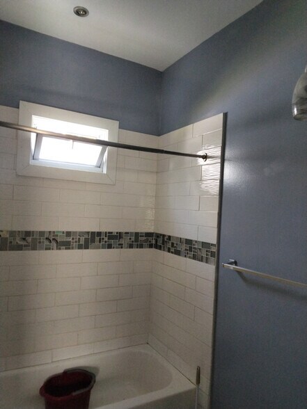 Building Photo - 37 Holland Pl