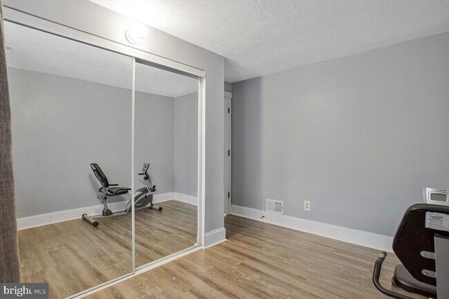 Building Photo - 6162 40 Winks Way