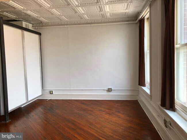 Building Photo - 126 Market St