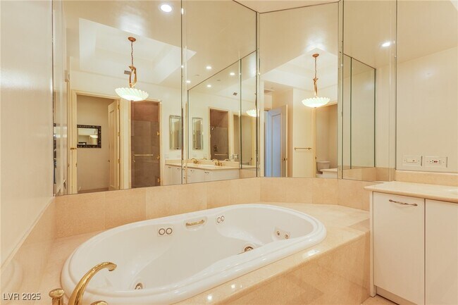 Building Photo - 2857 Paradise Rd