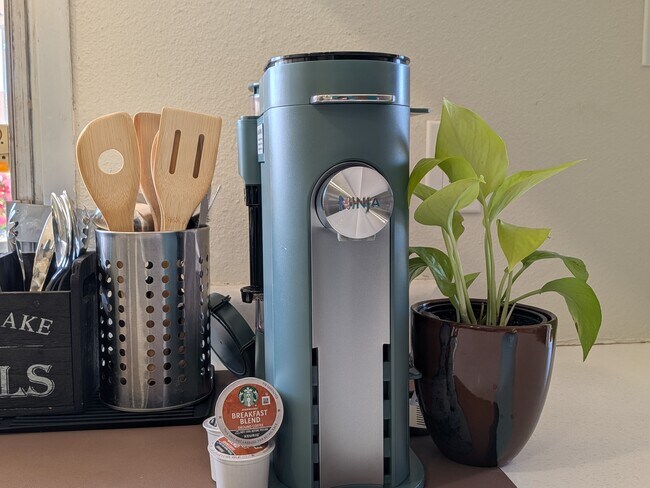 Building Photo - Cornell