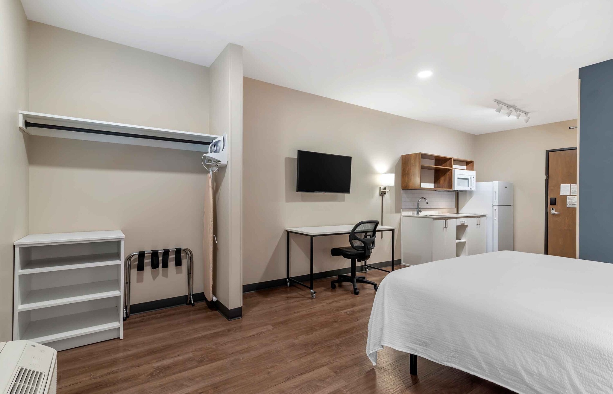 Building Photo - Furnished Studio-Atlanta - Newnan
