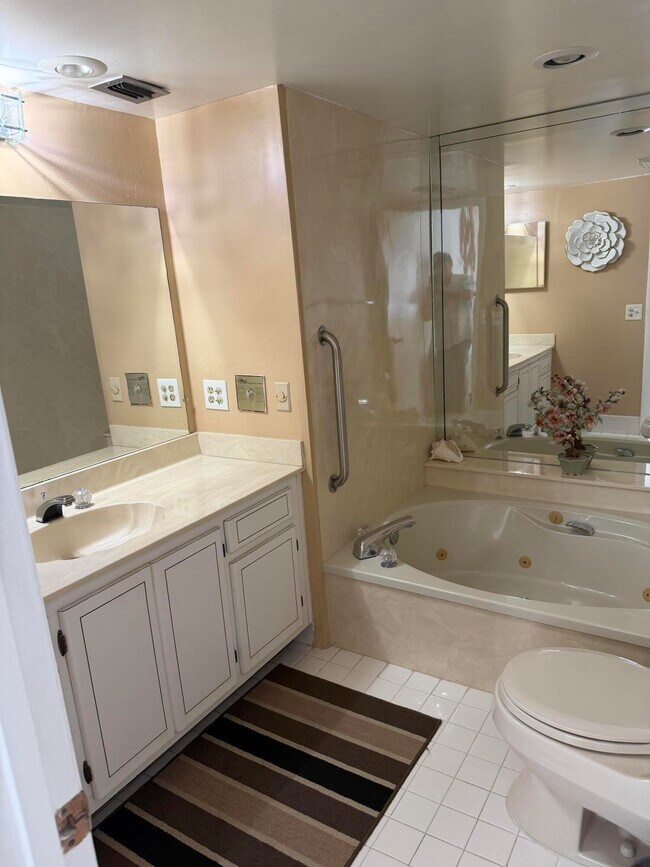 Building Photo - 3150 W Rolling Hills Cir