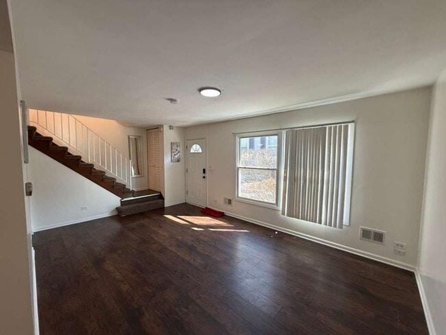 Building Photo - 1945 Hancock Dr