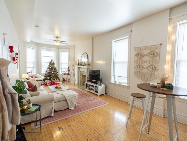 Building Photo - 1138 N Winchester Ave