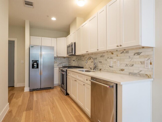 Building Photo - 908 Nueces St