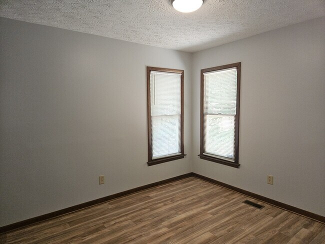 Building Photo - 5590 Bellflower St
