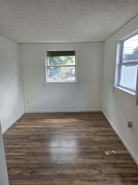 Building Photo - 4170 55th Ave N