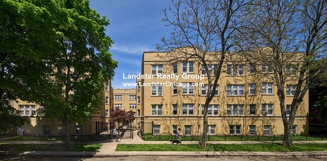 Building Photo - 1750 W North Shore Ave