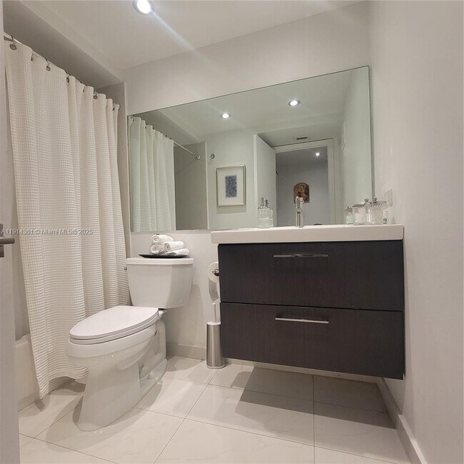 Building Photo - 8180 Geneva Ct