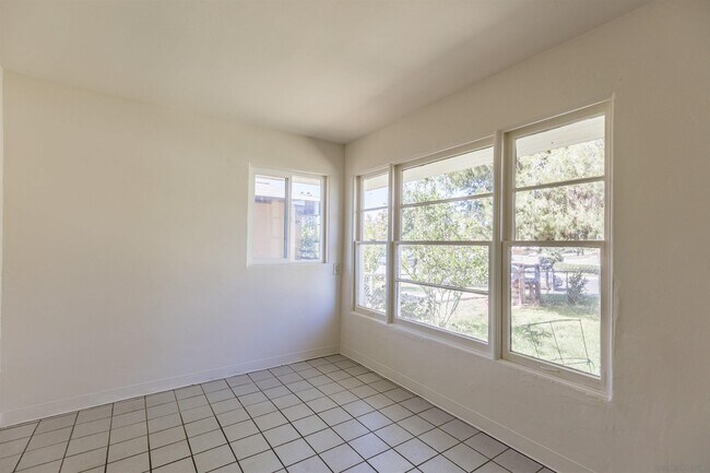 Building Photo - 951 E 3rd Ave
