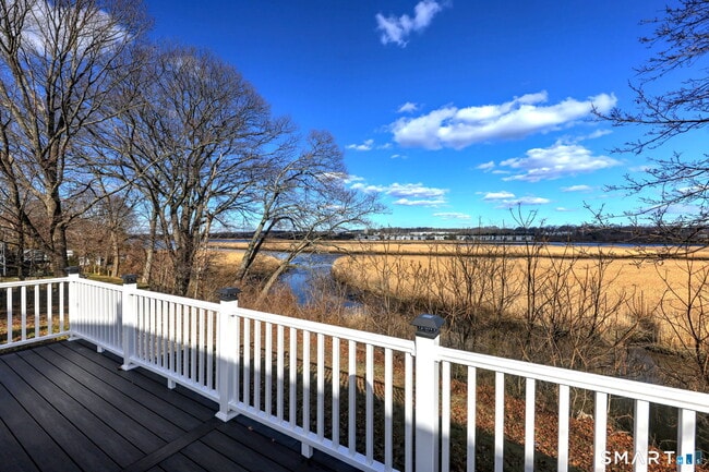 Building Photo - 206 Bridgeview Pl