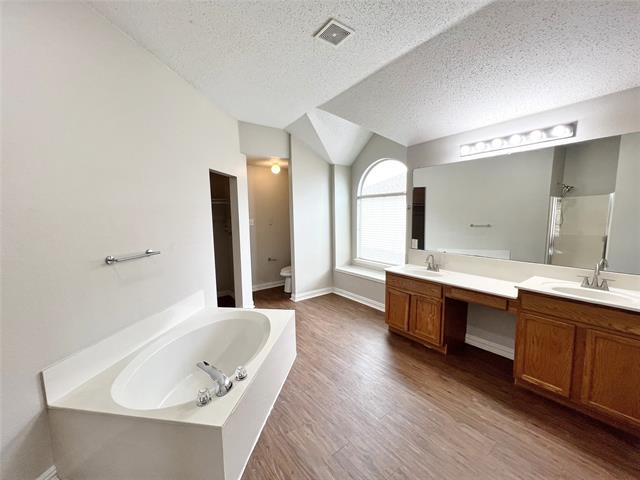 Building Photo - 613 Norwood Dr