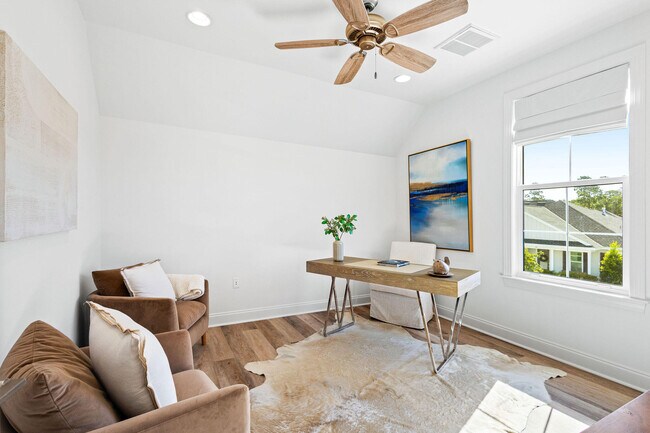 Building Photo - 84 Roundwood Dr