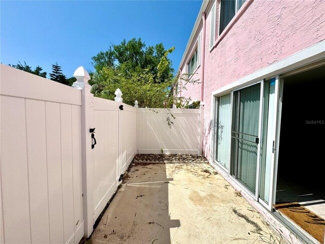 Building Photo - 4943 Walden Cir