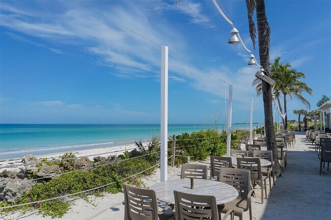 Building Photo - 4216 Plumosa Terrace