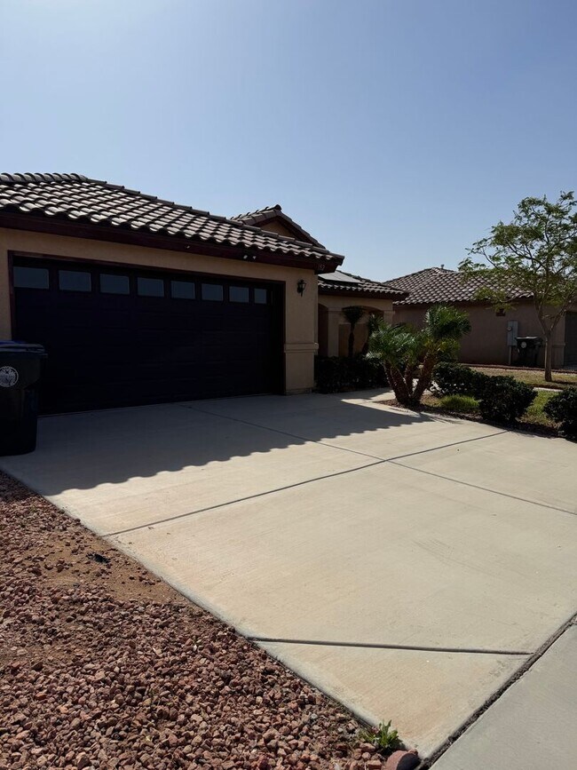 Building Photo - Solar Home for Rent