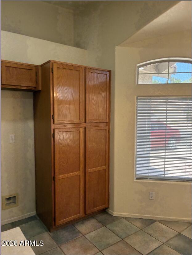 Building Photo - 1074 N Saguaro St