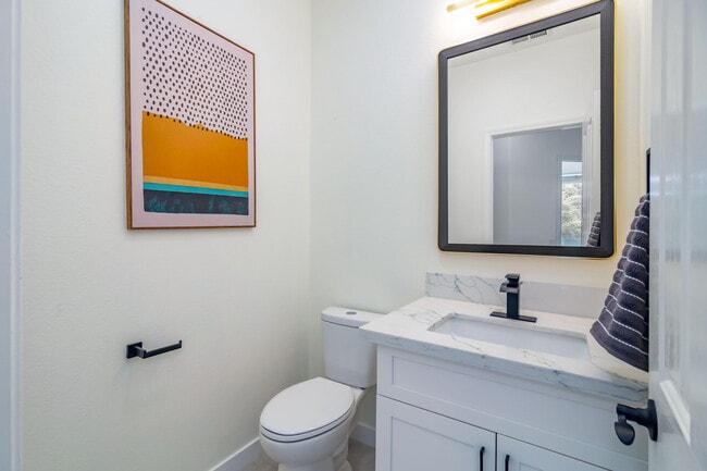 Building Photo - 67568 S Laguna Dr