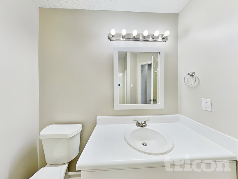 Building Photo - 5112 Limewood St