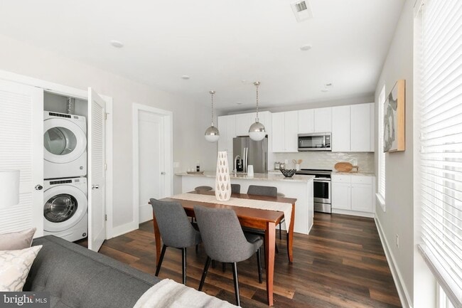 Building Photo - 45 W Haines St