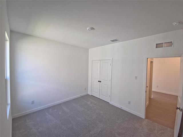 Building Photo - 925 Raintree Rd