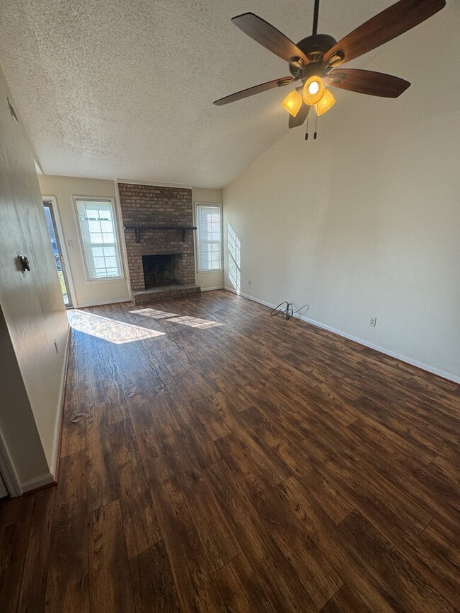 Building Photo - 101 Garden Pl