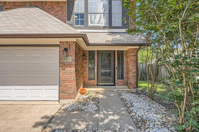 Building Photo - 8801 Piney Creek Bend