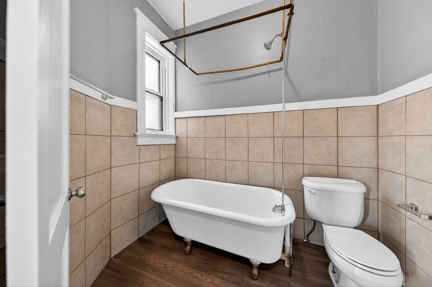 Building Photo - 3526 S Spring Ave