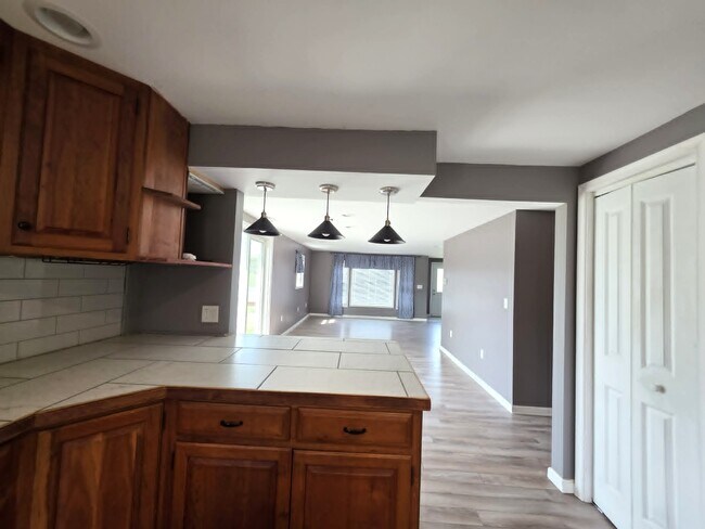 Building Photo - 25711 Delmar Rd