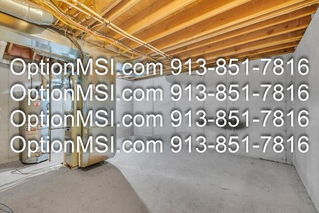 Building Photo - Overland park duplex!