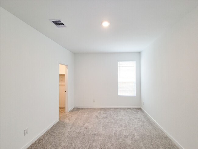 Building Photo - 17850 Aile Pierre Pass