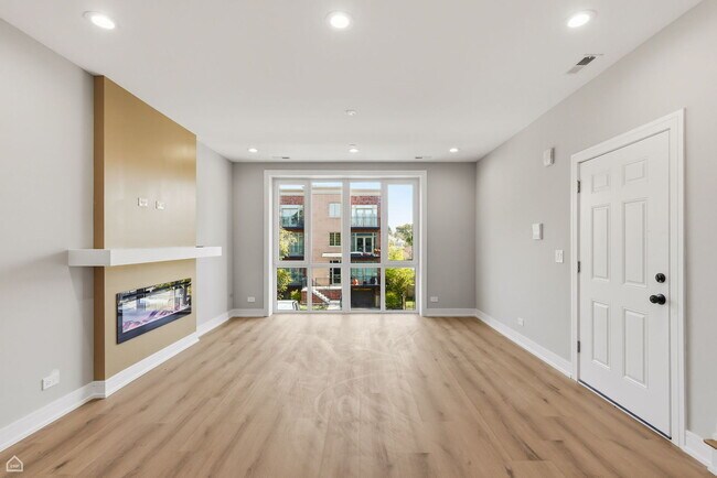 Building Photo - 2718 Budd St