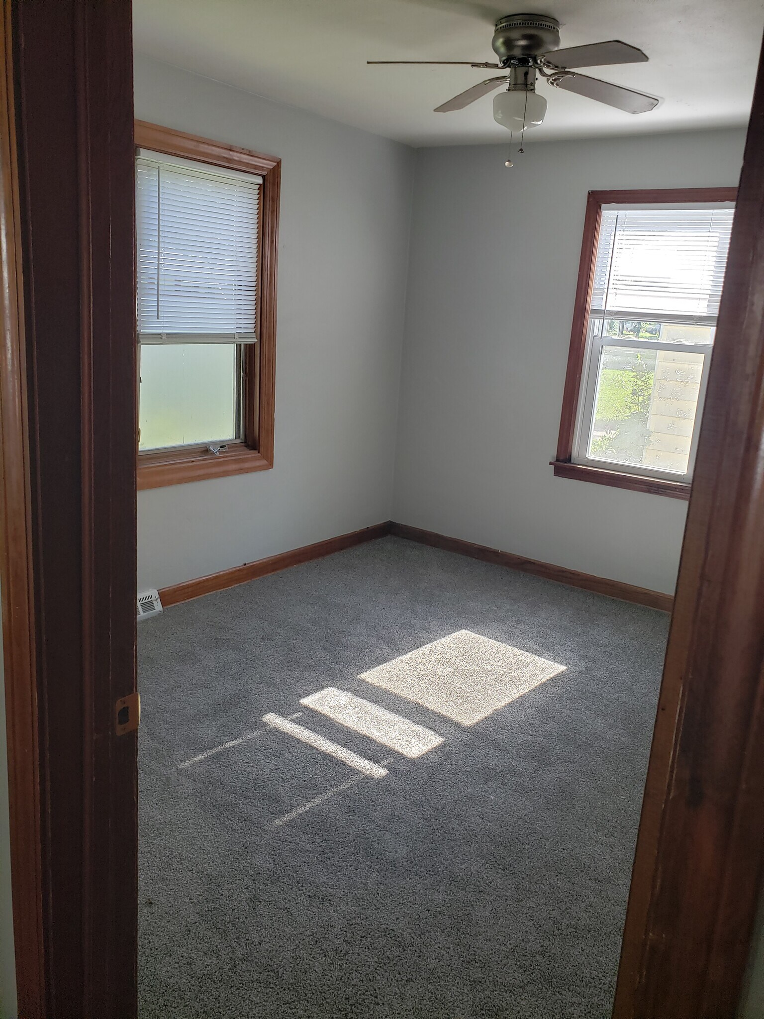 Building Photo - 2020 Midway Dr
