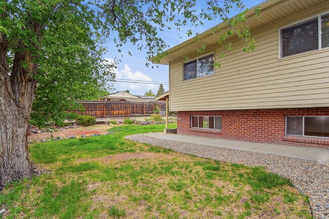 Building Photo - $2,495.95, 4 bed, 1.5 bath with a large backyard.
