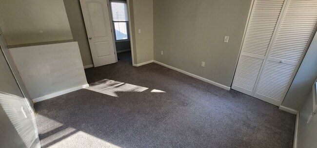 Building Photo - Renovated single-family home