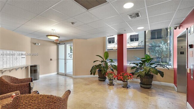 Building Photo - 120 Douglas Rd