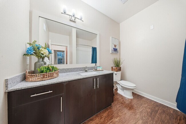 Building Photo - 1700 W Cleveland St