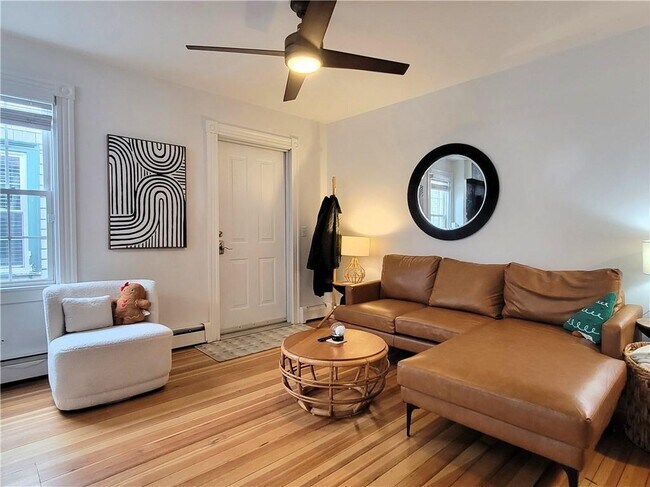 Building Photo - 102-110 Broadway