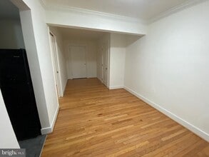 Building Photo - 2838 Hartford St SE