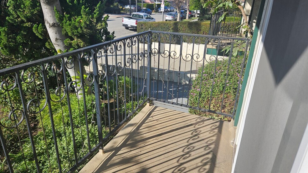 Building Photo - 3838 Keystone Ave