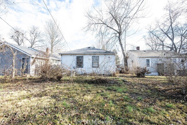 Building Photo - 4426 Kingsley Dr