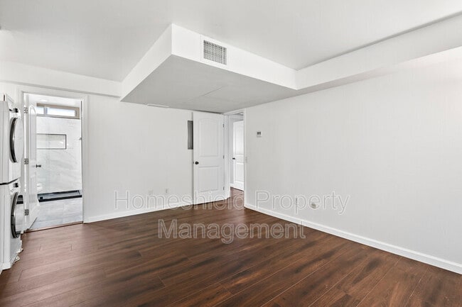 Building Photo - 4098 Valeta St