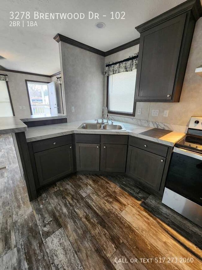 Building Photo - 3278 Brentwood Dr