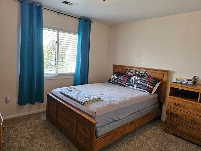 Building Photo - 5503 Bluff Pl